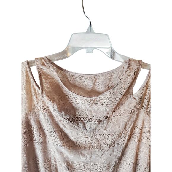 Torrid Light tan/Blush Cold Shoulder Lace-look Top, Torrid Size 0/Large - Picture 2 of 6